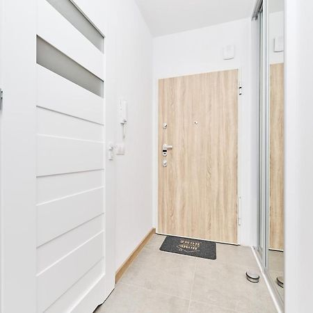 Apartment Wichrowa With Free Garage Wroclaw By Noclegi Renters 외부 사진