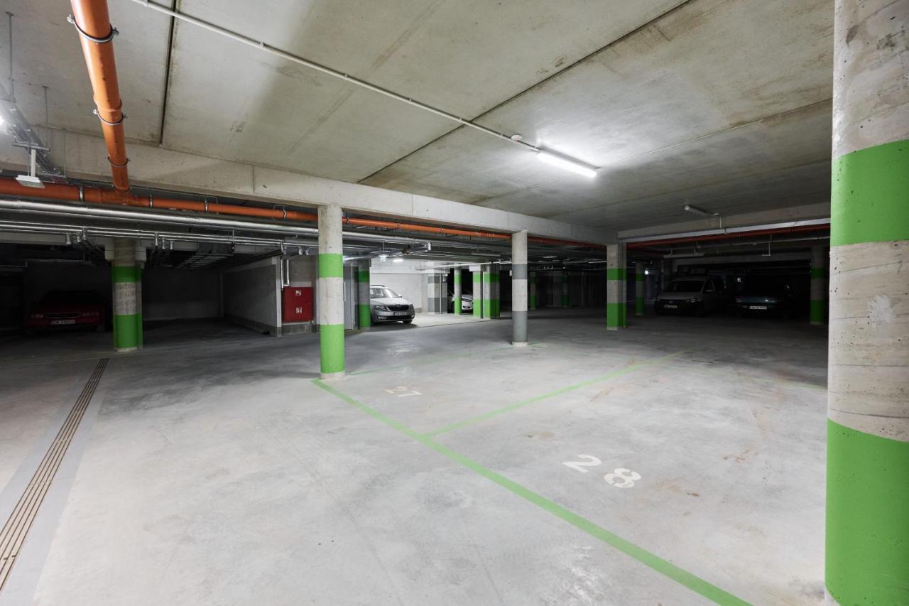 Apartment Wichrowa With Free Garage Wroclaw By Noclegi Renters 외부 사진