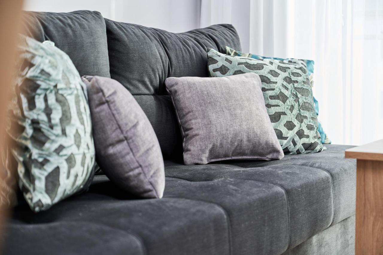 Apartment Wichrowa With Free Garage Wroclaw By Noclegi Renters 외부 사진