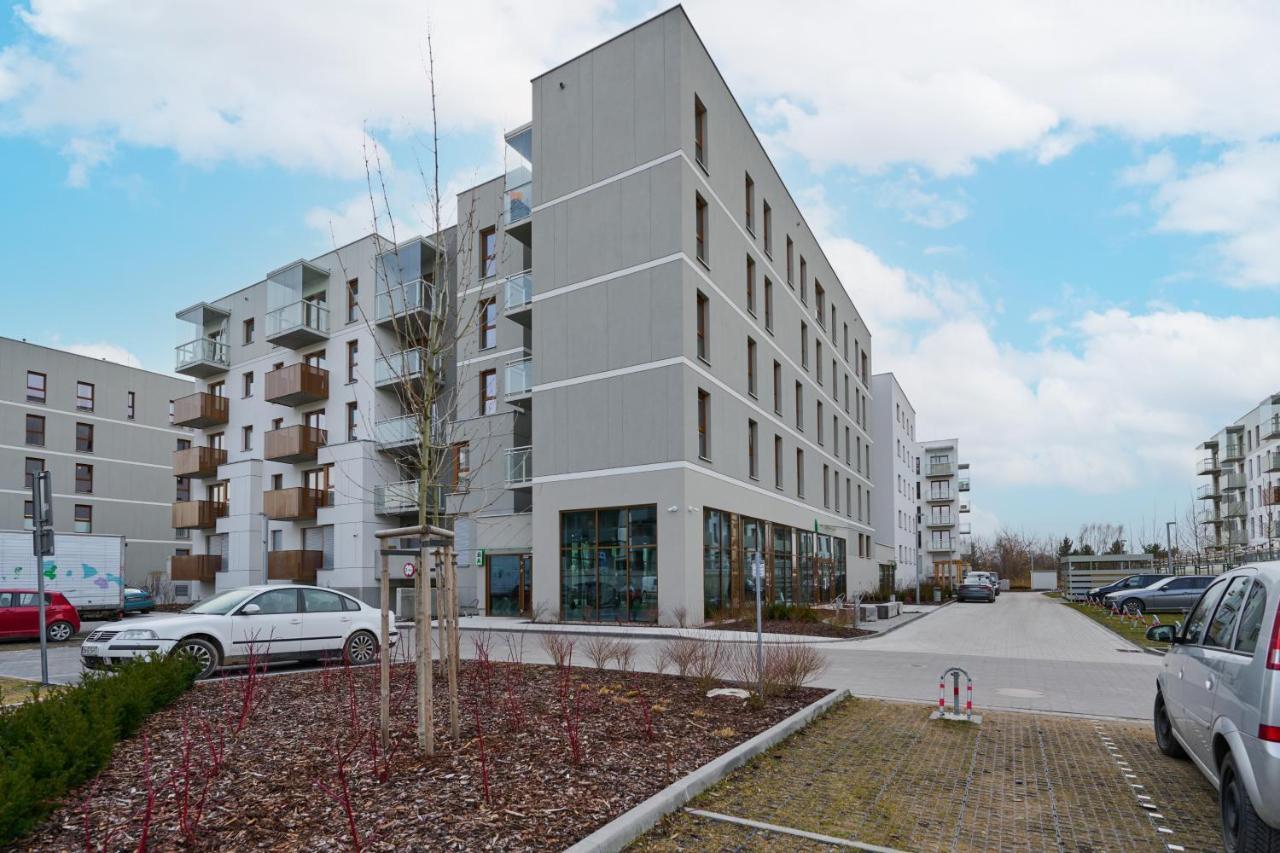 Apartment Wichrowa With Free Garage Wroclaw By Noclegi Renters 외부 사진