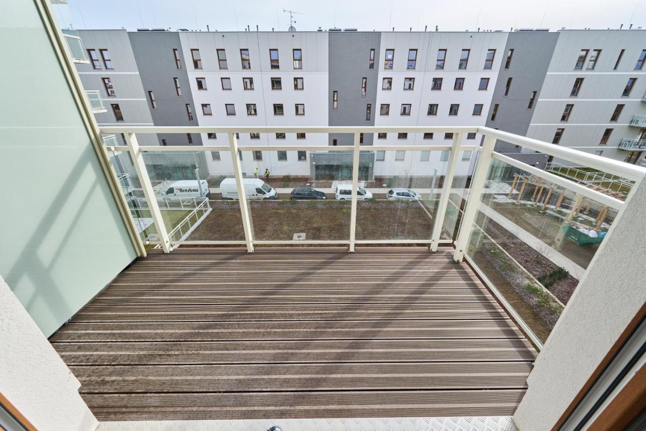 Apartment Wichrowa With Free Garage Wroclaw By Noclegi Renters 외부 사진