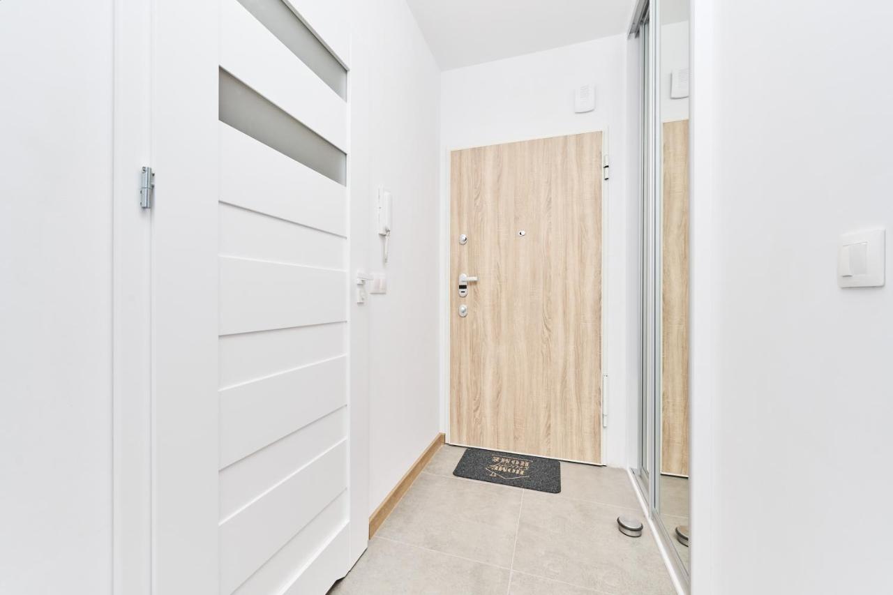 Apartment Wichrowa With Free Garage Wroclaw By Noclegi Renters 외부 사진